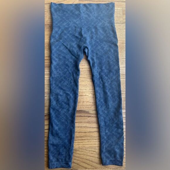SPANX Look at Me Now Seamless High Rise Leggings Blue Tie Dye Size Small - Picture 5 of 10